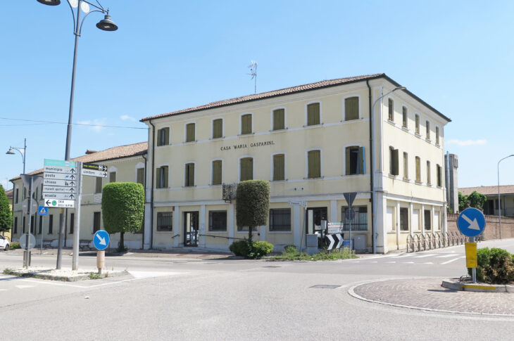Foto panoramica della casa di riposo da Corso Fraccaroli